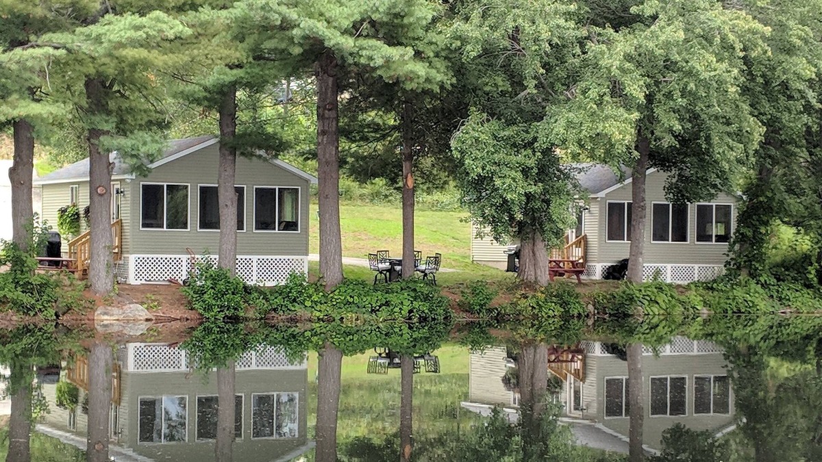 Wolfeboro Cabin | Northern Lights on Goodwin's Basin