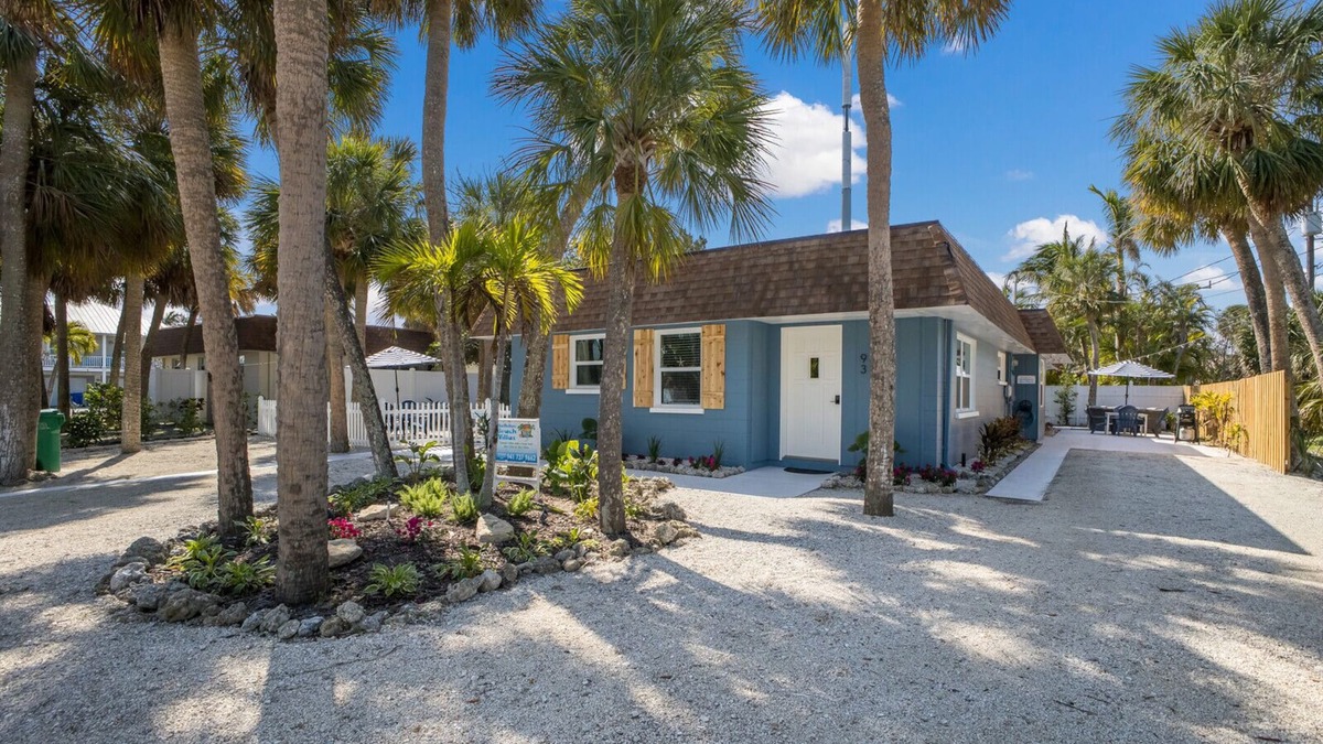 Anna Maria Villa | Northshore Beach House near Pine Ave, north end of Anna Maria Island