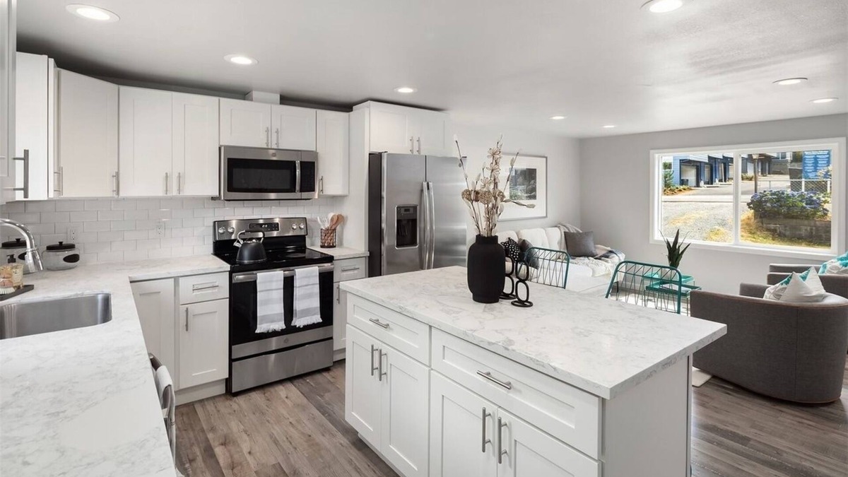 Seattle House | Northside Seattle 4 bedrooms Comfort House-Easy Access I-5, Light Rail Station
