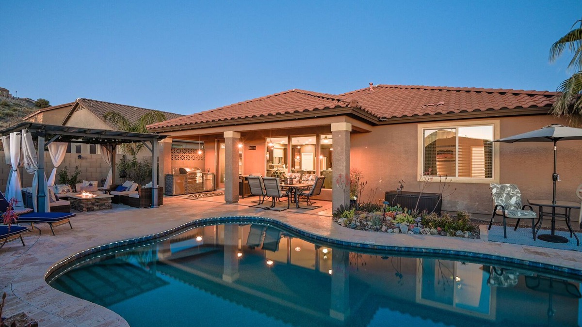 Oracle House | NorthWest Gem Snowbird-Friendly w/Pool Heat opt.