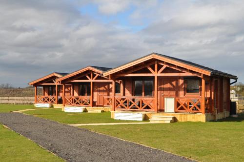 Broadway Cabin | Northwick Farm Lodges