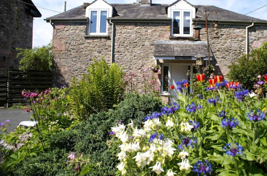 Casterton House | Norwood Cottage