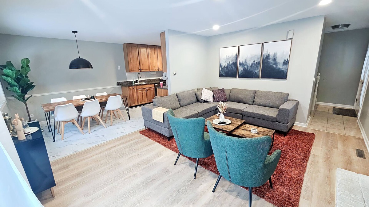 Naperville House | Nostalgic Naperville Escape 3Br, 1.5 Ba