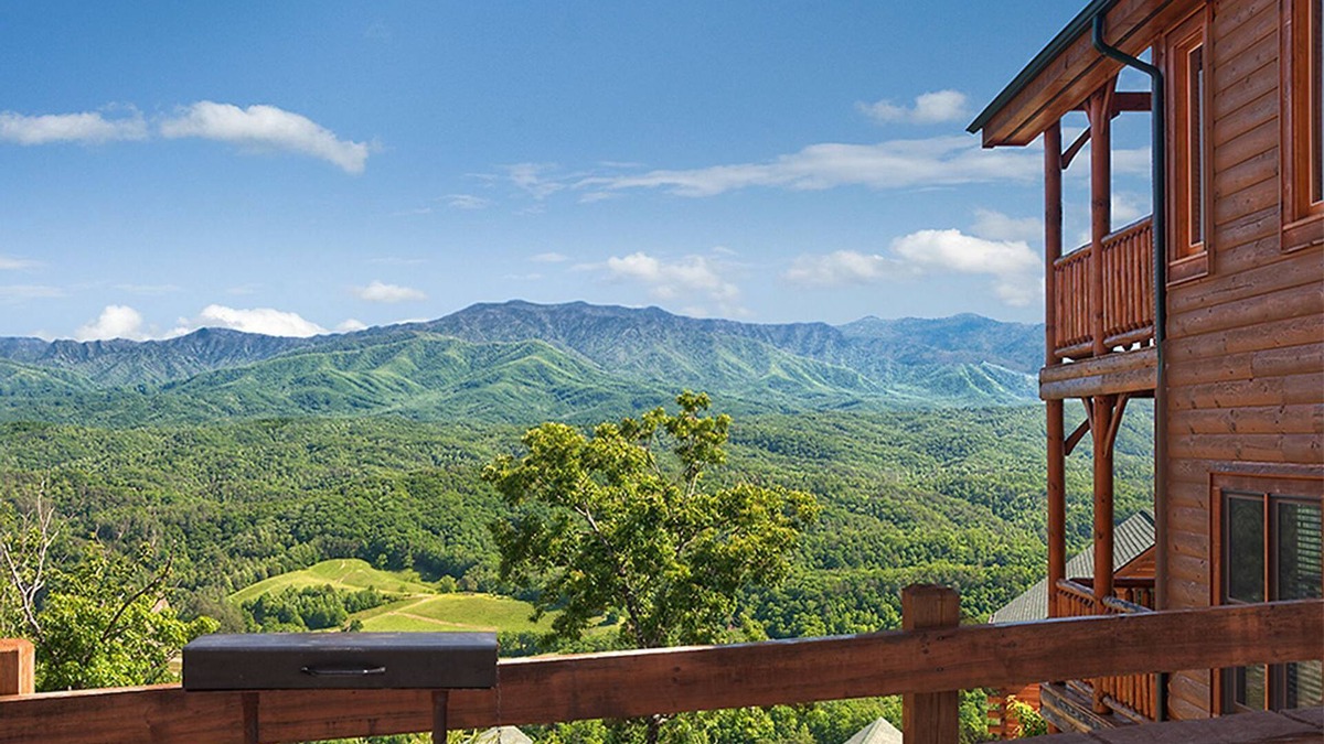 Sevierville Cabin | Nothin But Views, Free Wifi, game room, Legacy Mountain Resort, 180 degree view