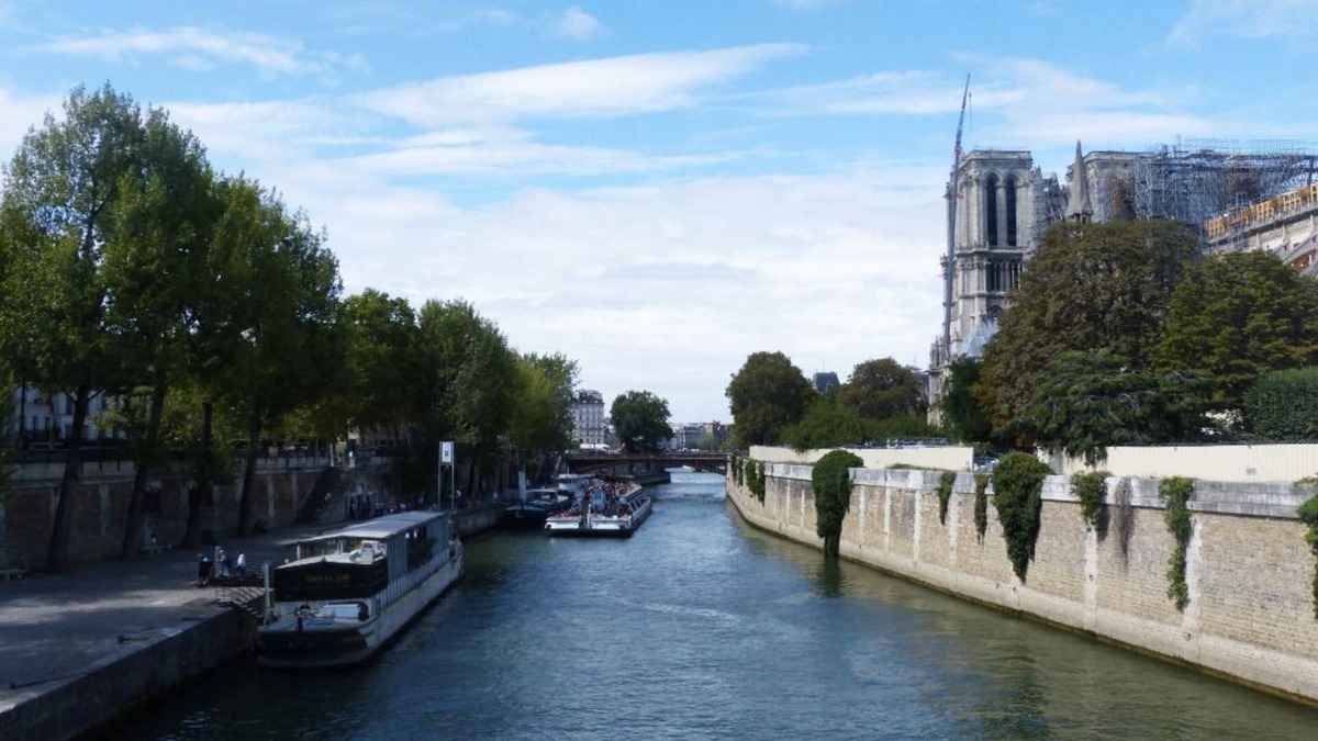 Latin Apartment | NOTRE DAME/SEINE/COURTYARD/3 ROOMS