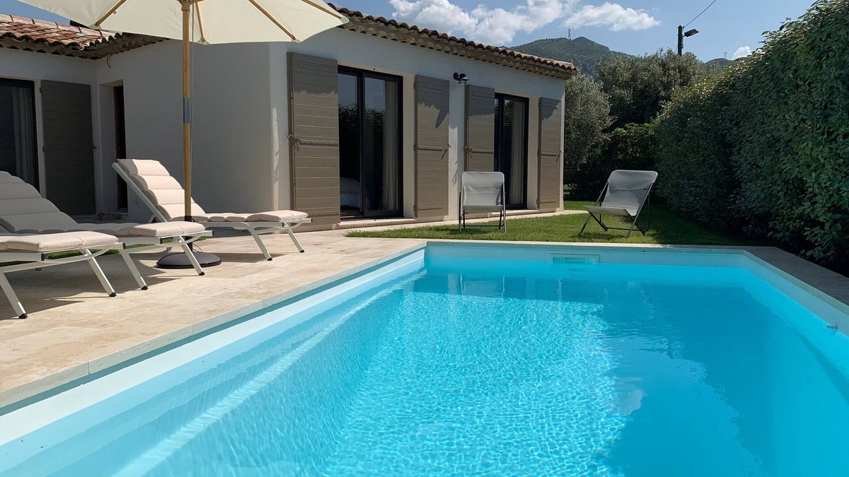 Gemenos House | "nouveau" Jolie Maison Neuve Jardin Clos et Piscine Privés 6 Personnes