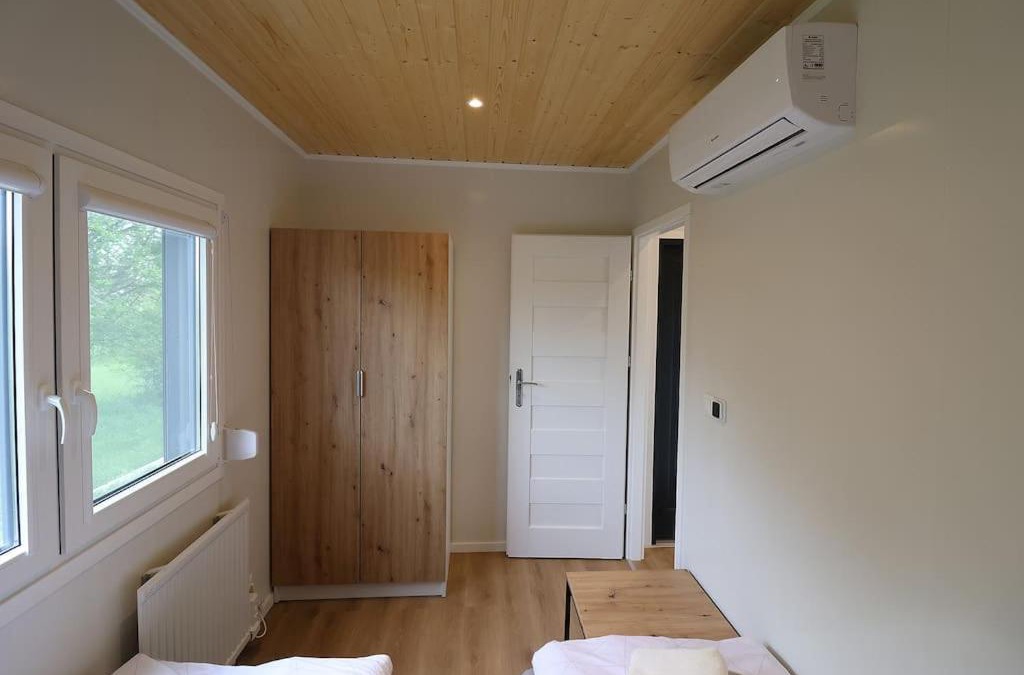 Stropesin House | Nový mobilheim (srubového typu)