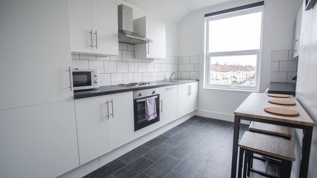 Horfield Apartment | November Discount - Long Stay - Contractors