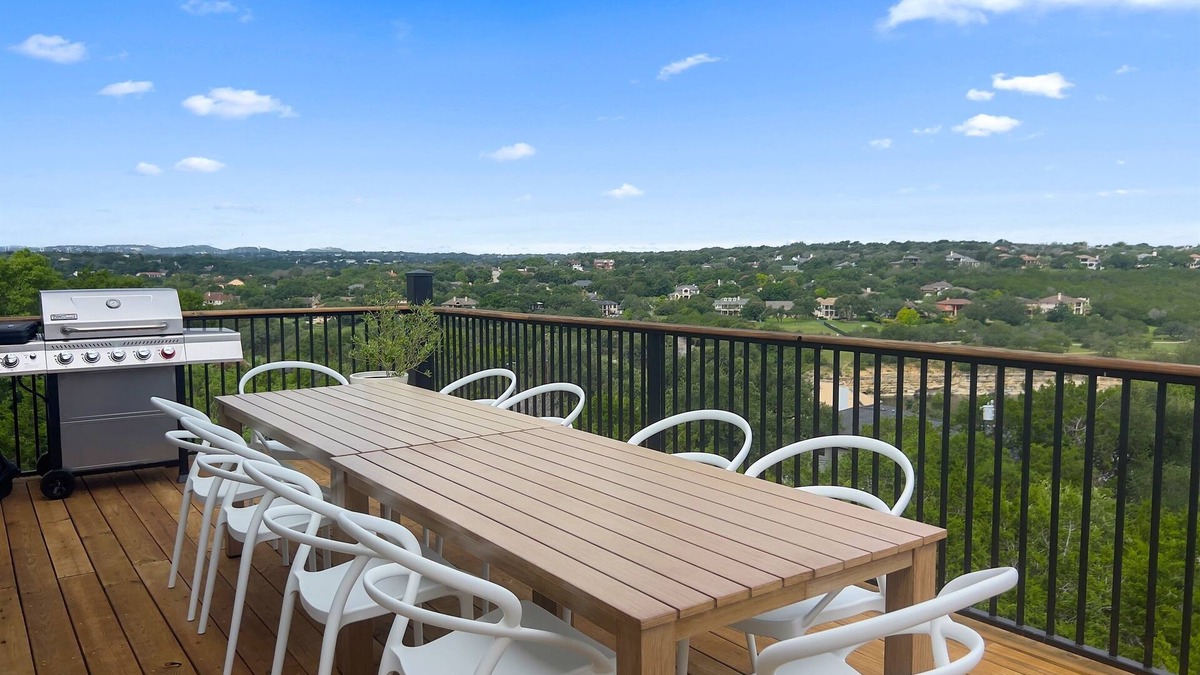 Round Mountain House | November Special! Limited-Time Discount – Book Now