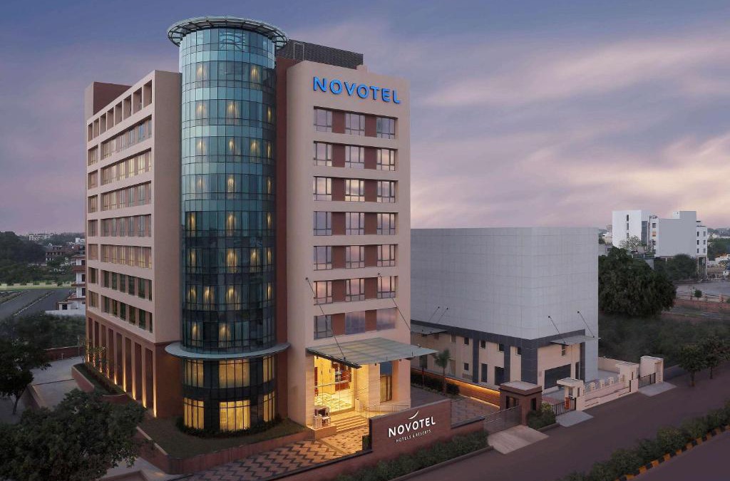 Gomti Nagar Hotel | Novotel Lucknow Gomti Nagar