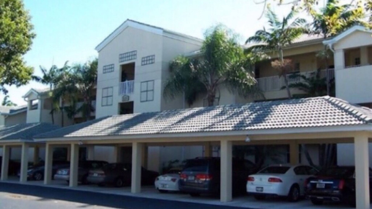Biggar Condo | Now Available Summer and Fall 2025 Beautiful 2 Bed Condo in Legends!