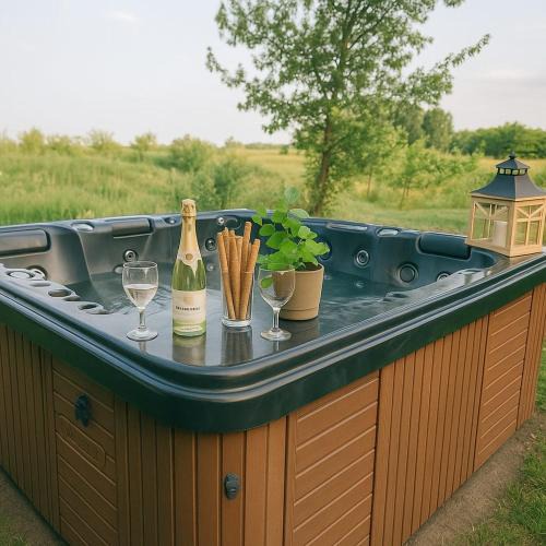 Szakoly Cabin | Nowhere Villa