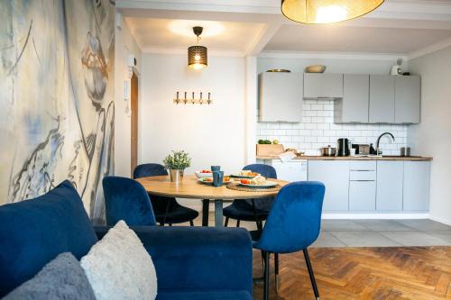 Centrum Apartment | Nowogrodzka 78 - Apartament dla 4 osób - 200m od Szpitala Klinicznego na Lindleya - 1km do Dworca Centralnego - Wifi - Smart TV 45 cali
