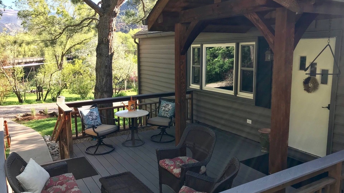 Glenwood Springs House | nPrivate river access. Fisherman paradise! World Class Skiing and Biking!