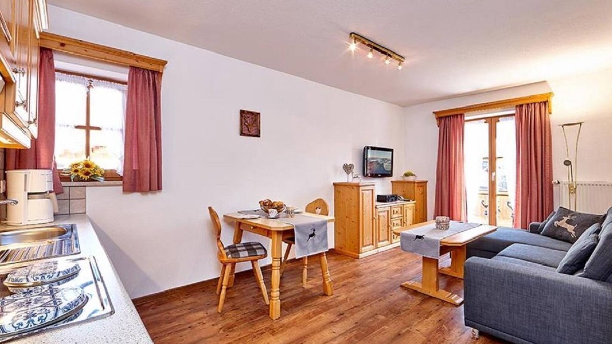Wallgau Apartment | "Nr. 1" apartment, 1 bedroom, shower, WC - Anneliese, guest house