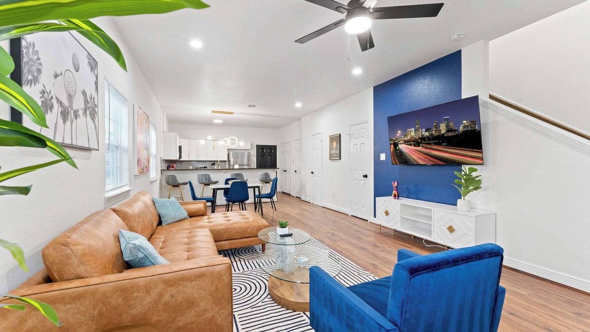 Southeast Houston House | NRG MedCenter 2BD/2.5BA w FencedYard & WasherDryer