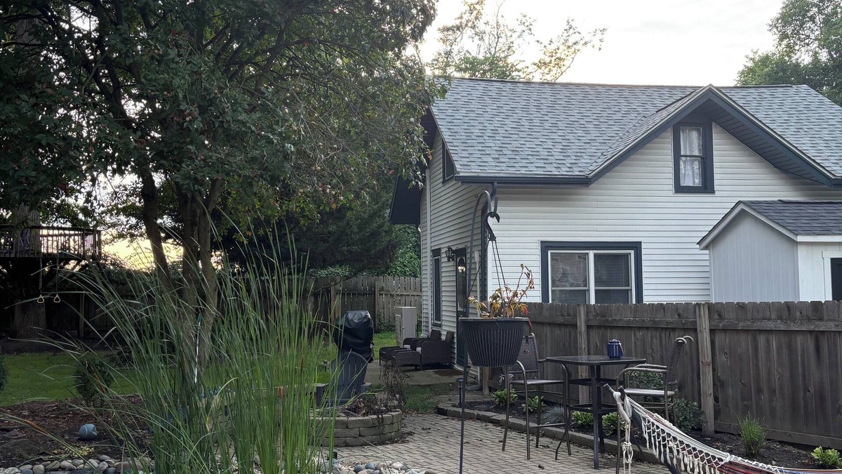 Westerville House | nTwo Bedroom Cottage House in Uptown Westerville