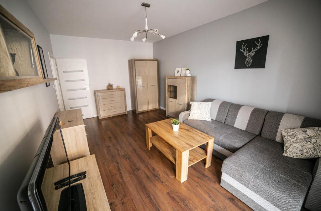 Grzegorzki Apartment | Nullo 3-Bedroom Apartment by BookingHost