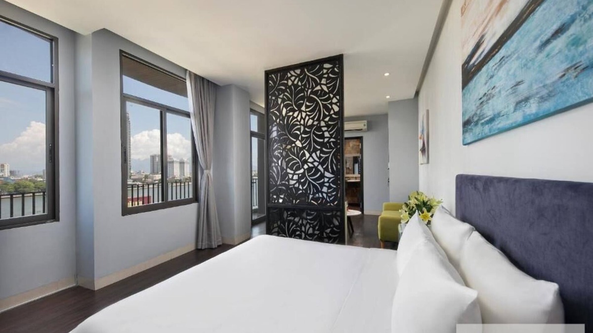 Binh Thuy Hotel | Number One Hotel