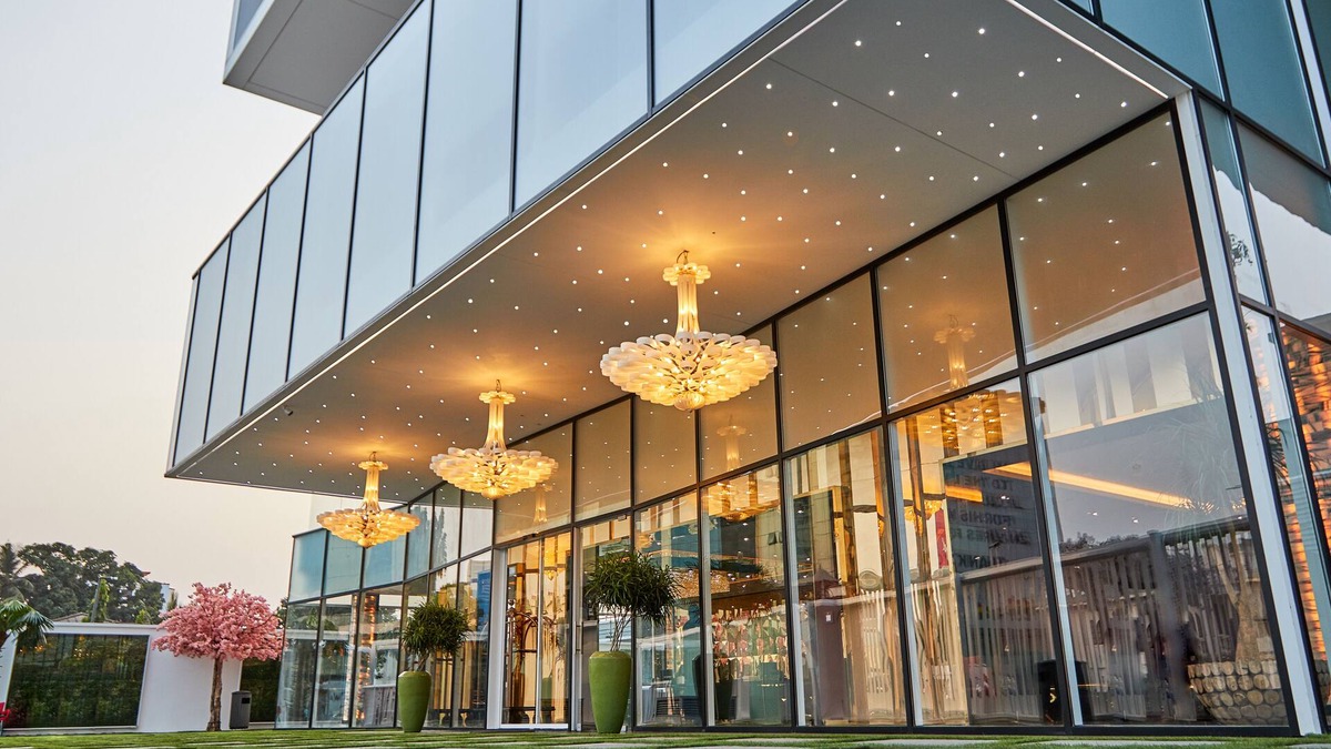 Osu Klottey Hotel | Number One Oxford Street Hotel & Suites