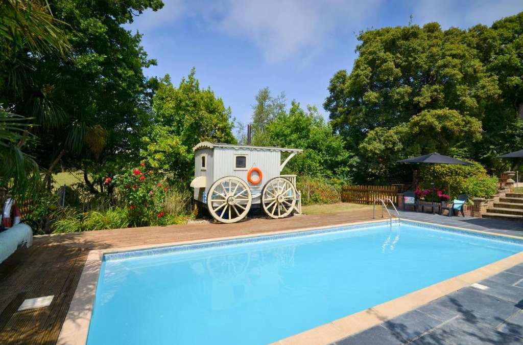 Whippingham House | Nutkins Lodge