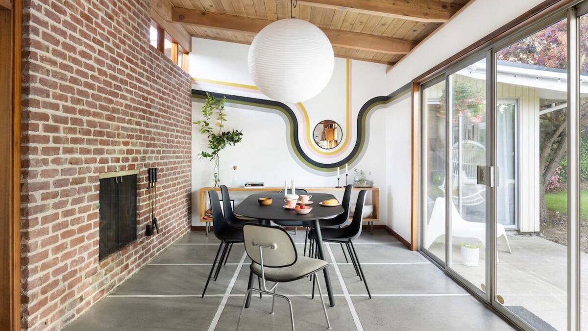 Sunderland House | NW Midcentury time capsule