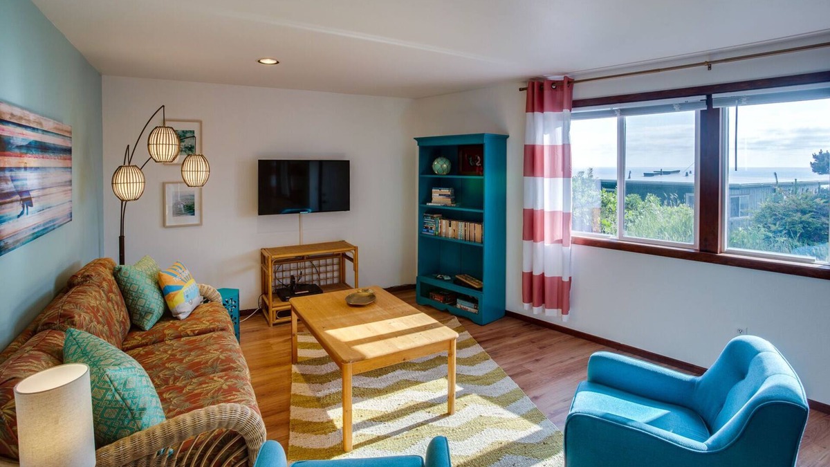 Newport Condo | Nye Beach, Close to everything, Ocean View!