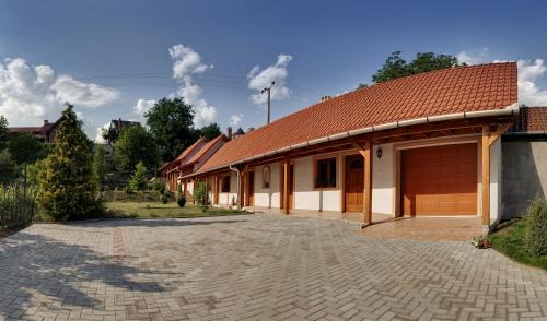Felsotarkany House | Nyitott Kapu Vendégház