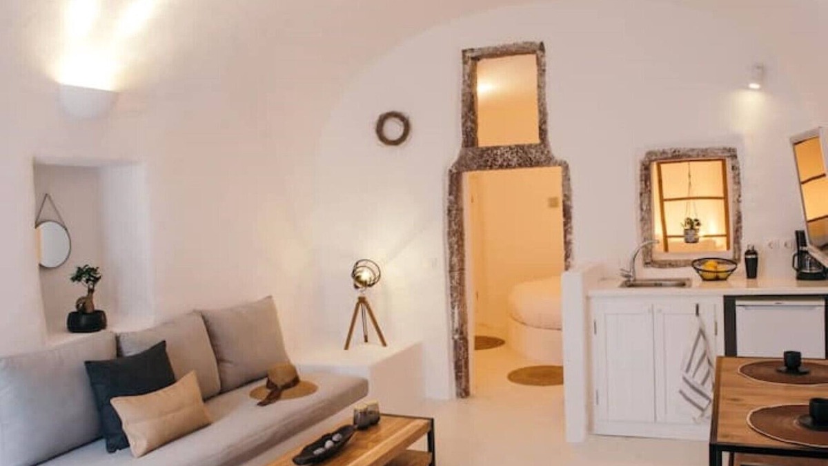 Finikia Villa | Nykteri Cave | A Terre Cave Villas