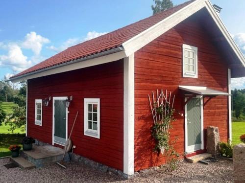 Atvidaberg Municipality Apartment | Nyrenoverad stuga nära naturen