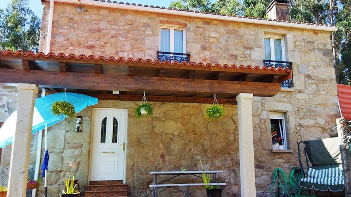 A Picarana Cottage | O Cobo. Rural house with garden and barbecue on the Portuguese Way. Pets allowed