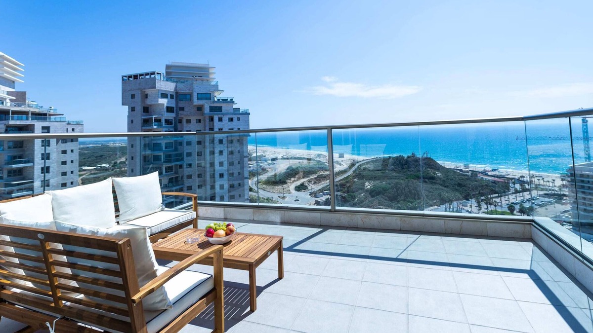 Rishon LeTsiyon Apartment | O&O Group - SeaFront Luxurious 3 BR Apartment