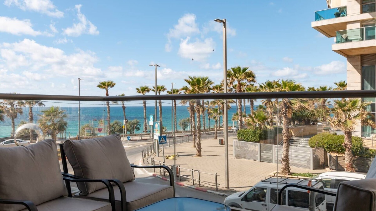 Bat Yam Apartment | O&O Group - Stylish & Cozy Seaview Vacation APT