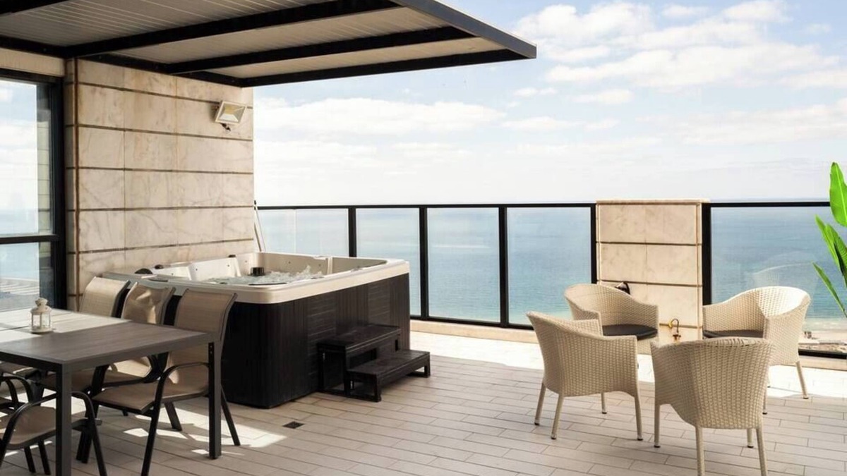 Bat Yam Apartment | Oַ&O Group- Luxury Penthouse Jacuzzi Sea 36 Floor