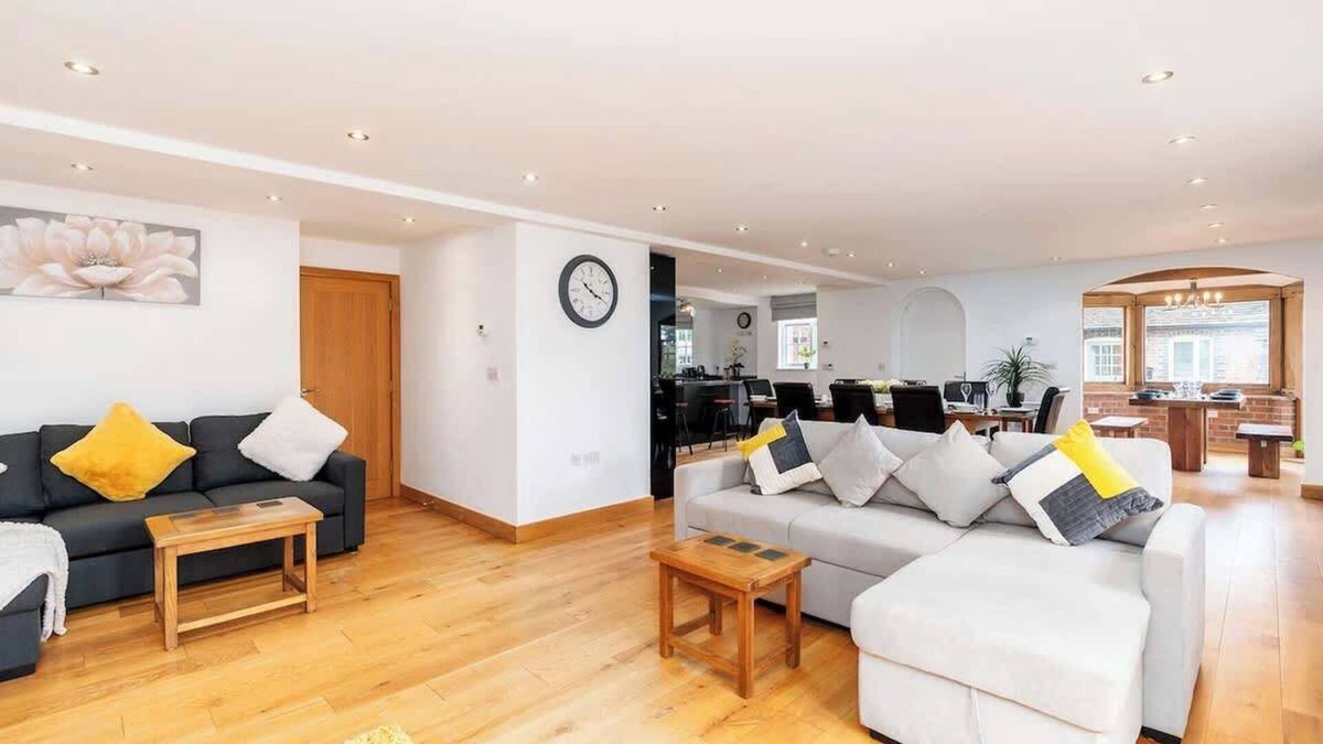 Knowle Sands House | Oak Cottage, Contractors, Professionals & Companies Only, HS2, NEC, BHX, M42