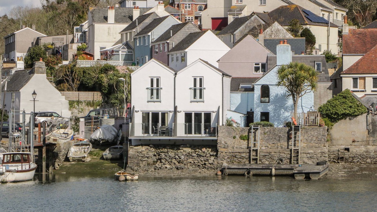 Turnchapel Cottage | OAK COTTAGE, pet friendly, character holiday cottage in Hooe