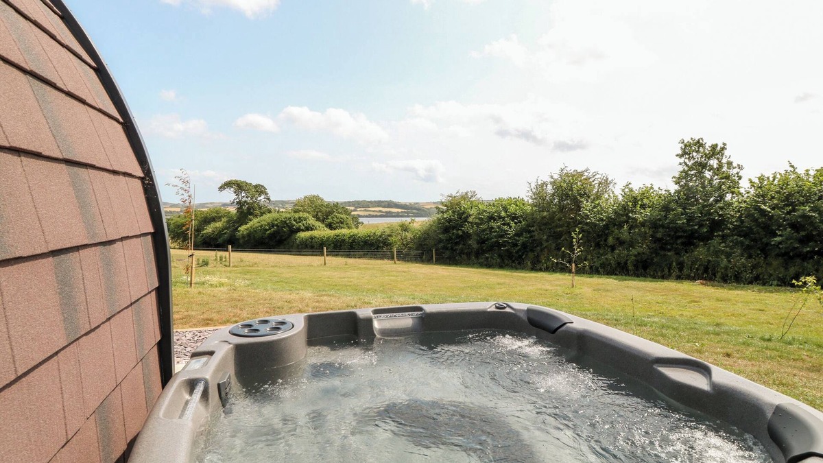 Saltash Cottage | Oak
