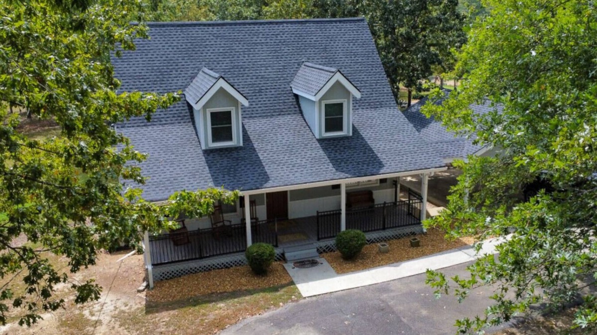 Cedar Bluff House | Oak Grove Cottage on Weiss Lake