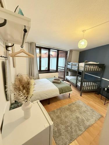 Brondesbury House | Oak Guest Rooms