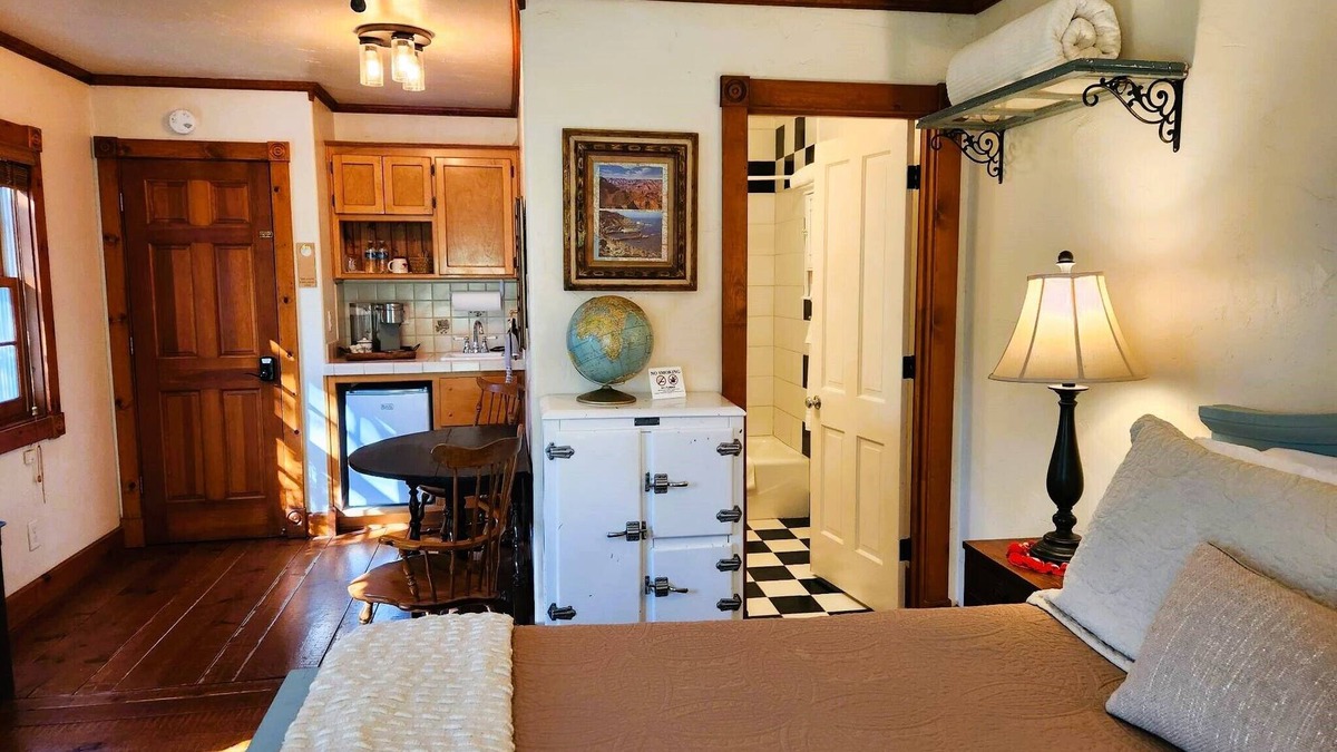 Julian Apartment | Oak Hill Inn, a cozy botique hotel only a 5min stroll to the heart of Julian!