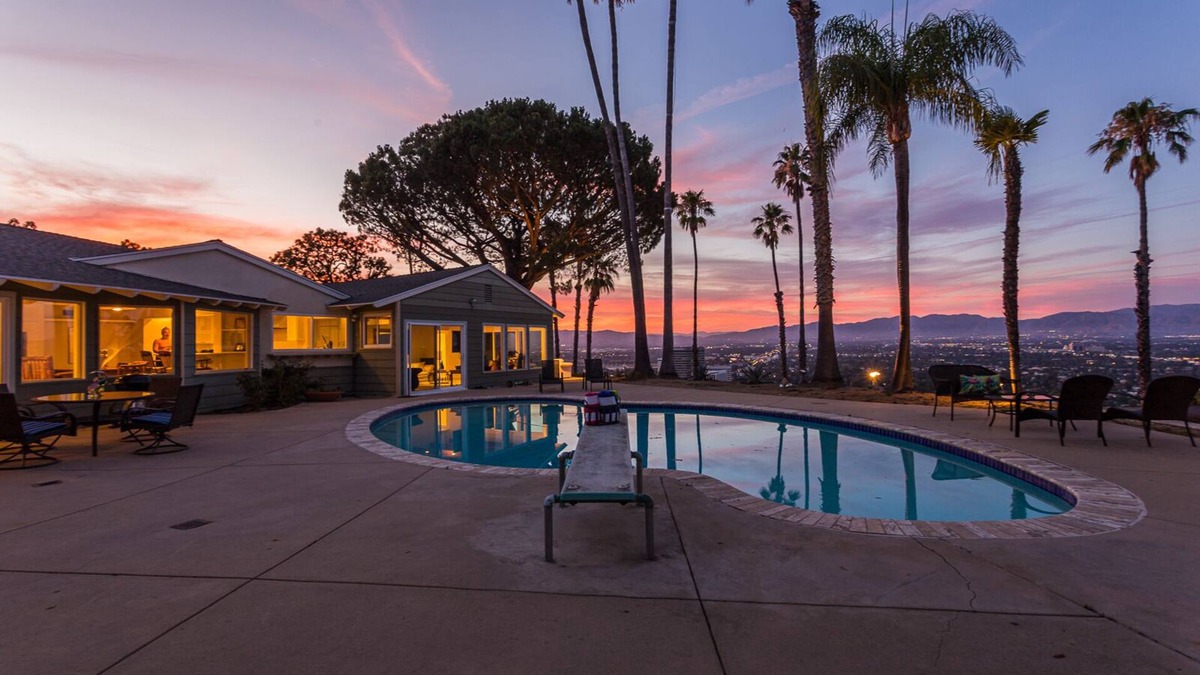 Sherman Oaks House | Oak Hills by AvantStay | Panoramic View, Pool, Spa