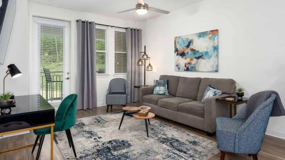 Pelham Apartment | Oak Mountain Retreat: Pool, Gym & Balcony