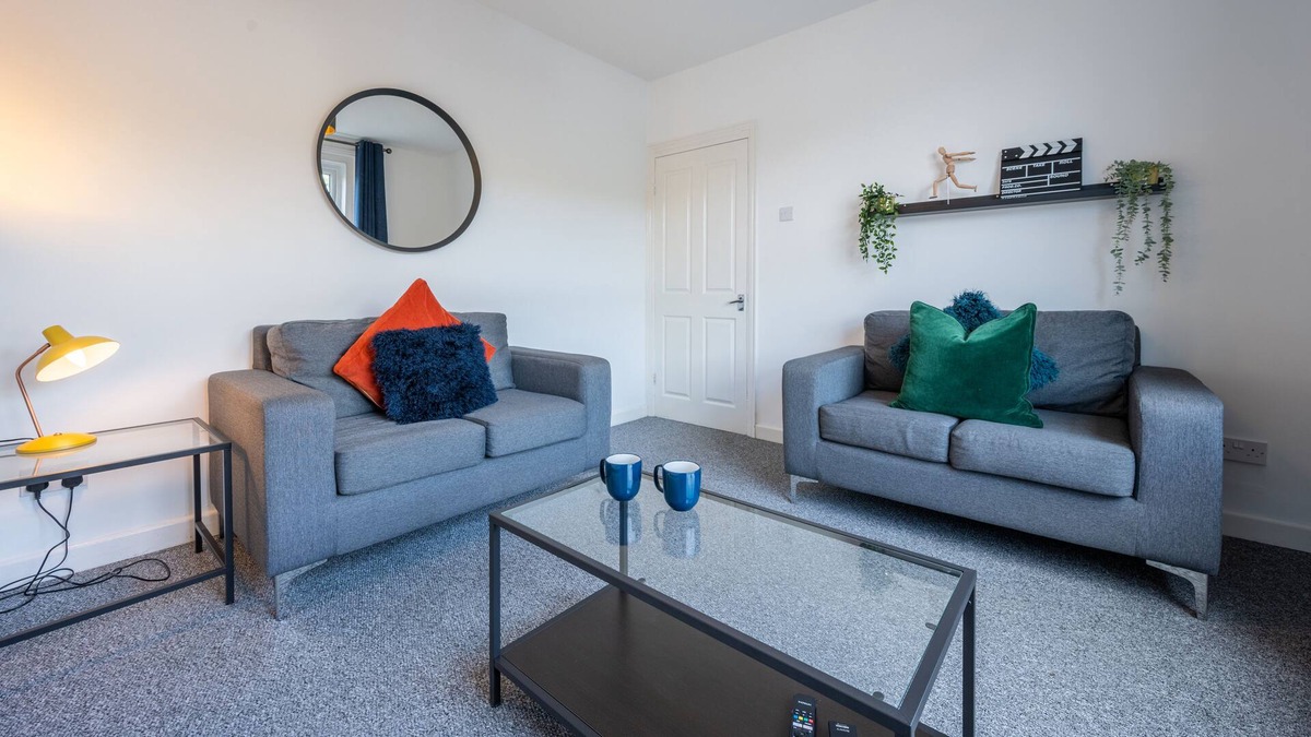 Cwm Frwd Oer House | Oak Terrace by Tŷ SA