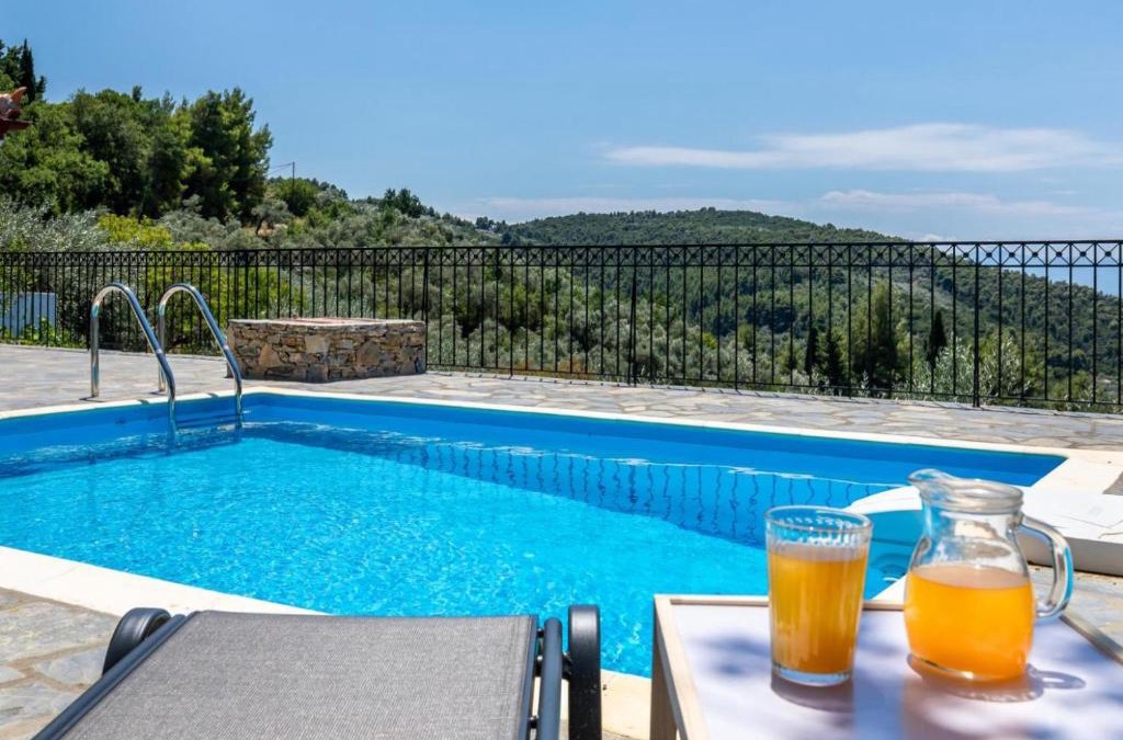Skopelos Villa | Oak Tree Cottage