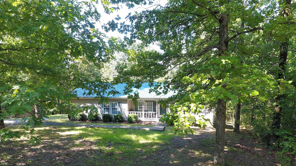Stewart House | Oak View Cabin, Stewart, Tn., Very Remote, Big Screened In Back Porch!
