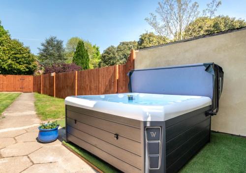Fakenham House | Oak View - Norfolk