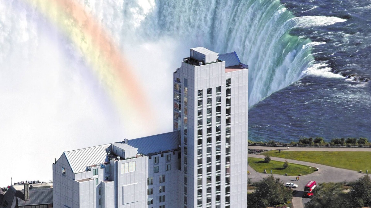 Fallsview Hotel | Oakes Hotel Overlooking the Falls