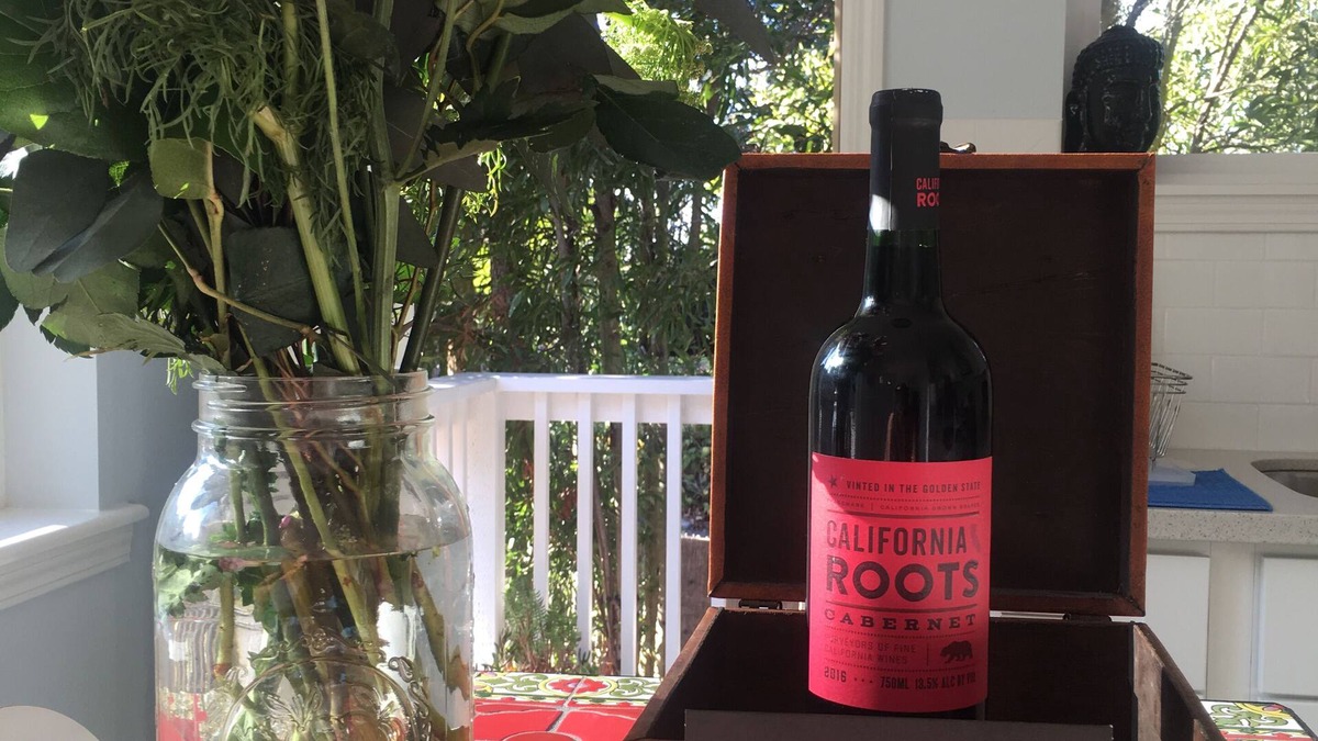 Oakland House | Oakland Garden Bay Hills Home w/ Bottle of Wine and Goodies