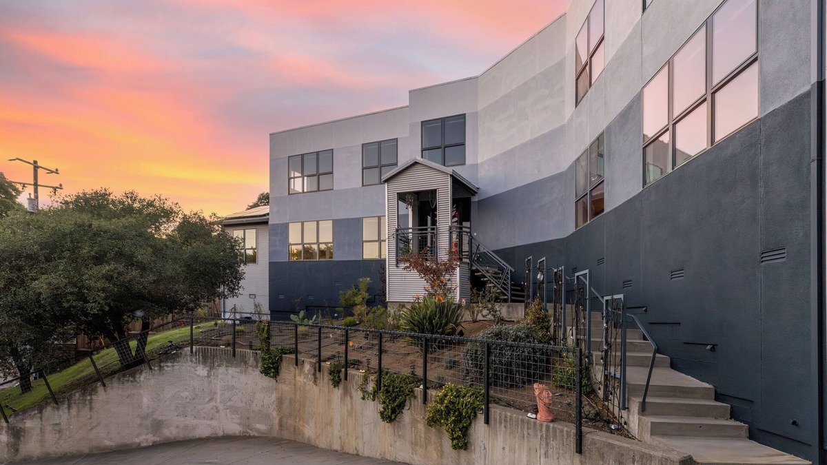 Sequoyah House | Oakland Hills Home: Artistic, Spacious, with Views, Home Office, and Gym