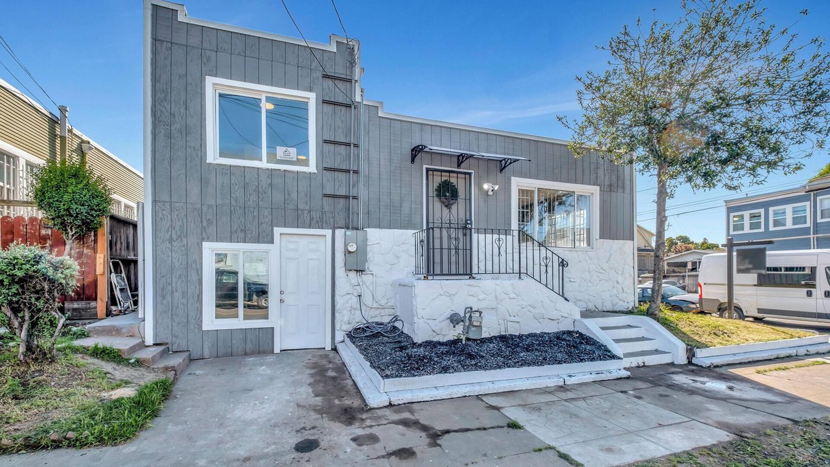 Oakland House | Oakland's best